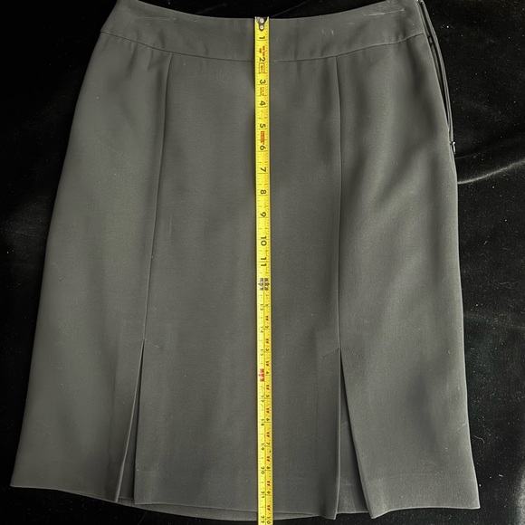 Ann Taylor -Women’s Black Business Skirt -Knee-Length/Double Pleats -Tag Size 4 - Picture 9 of 16